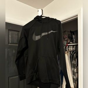 Black Nike pull over